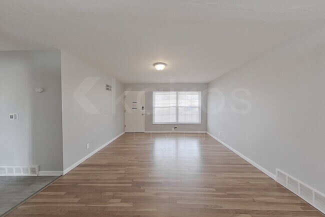 Building Photo - 2278 Gadbury Dr
