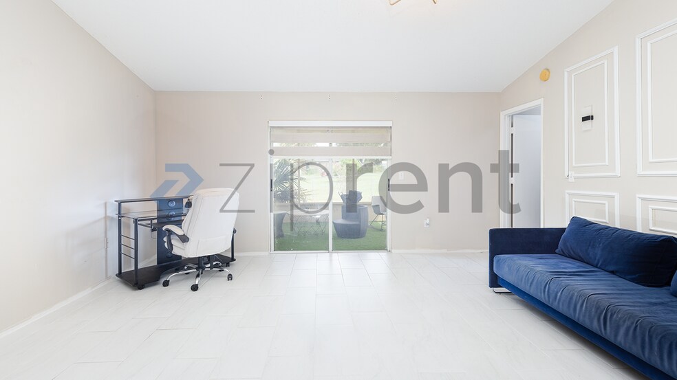 Building Photo - Unit