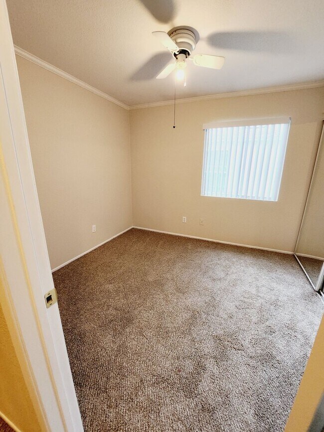 Building Photo - Beautiful remodeled 3 bedroom, 2.5 bath town home in Triana Scripps Ranch