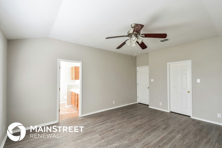 Building Photo - 7410 Great Lakes Dr