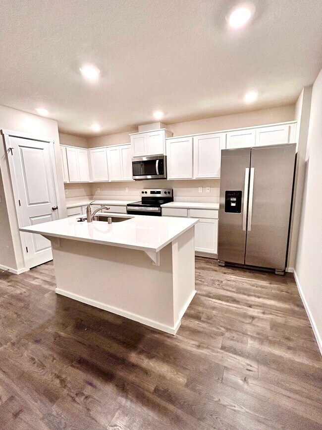 Building Photo - 10407 NE 119th Ave