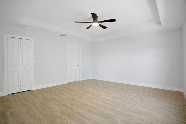 Building Photo - 4593 SW Bradbury St