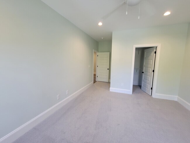 Building Photo - 3903 Harkers Way