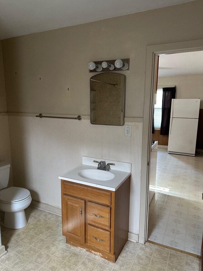 Building Photo - 13 Aldrich Ave