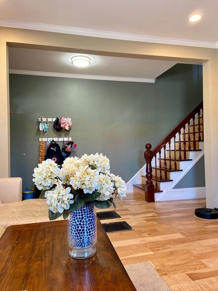 Building Photo - 5 Sheridan Cir