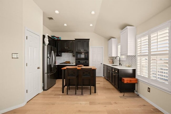 Building Photo - 38 White Magnolia Cir