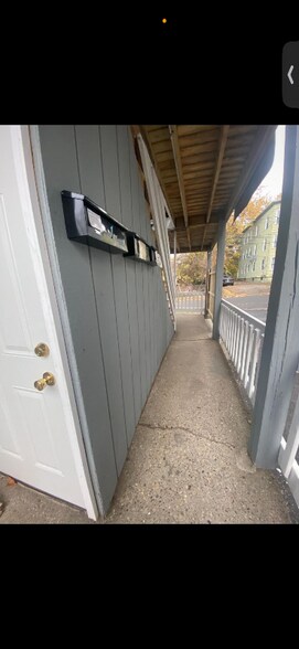 Building Photo - 35 Healey St