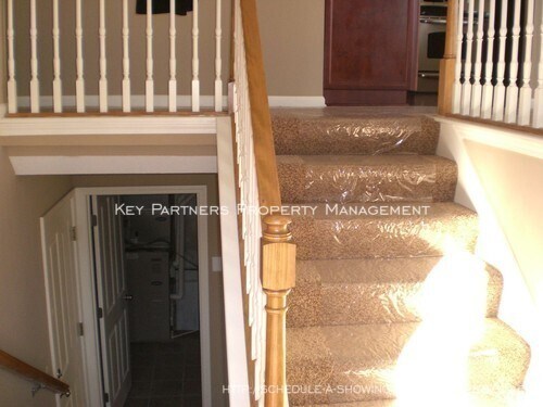 Building Photo - 15816 Conser - Cute Townhouse in Blue Valley!