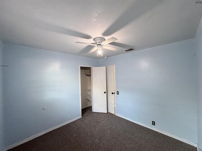 Building Photo - 1504 Red Fox Rd