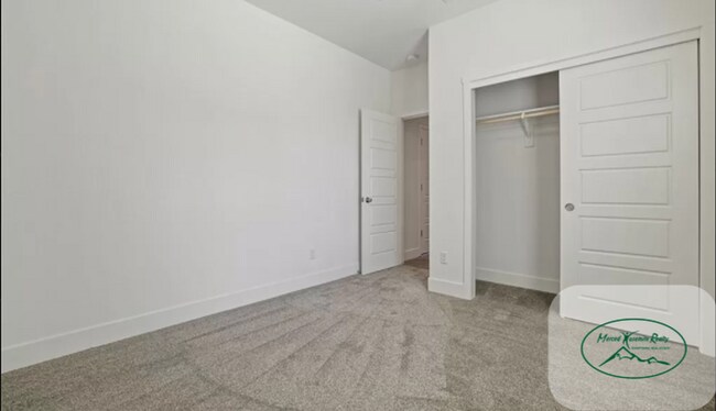 Building Photo - CORNER LOT - Beautiful 5-Bedroom Home for Rent in North Merced!