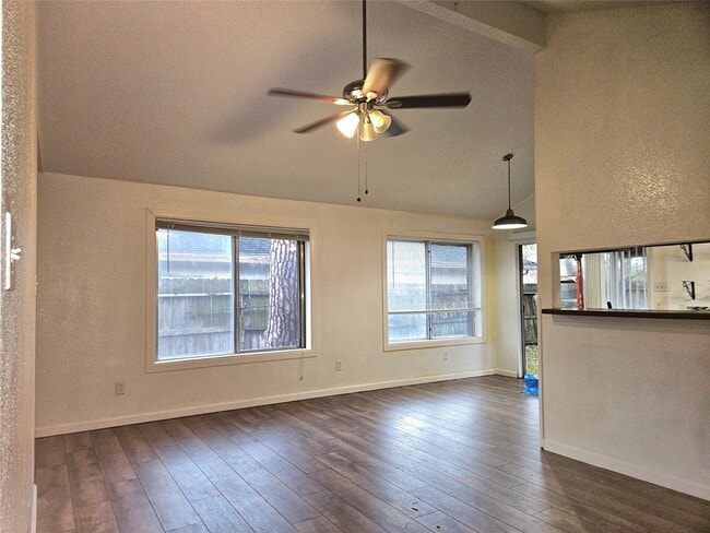 Building Photo - 10810 Parkland Woods Dr