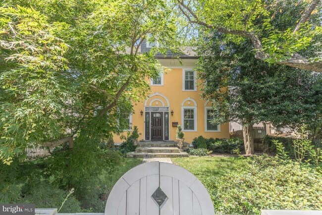 Primary Photo - 3224 Cleveland Ave NW