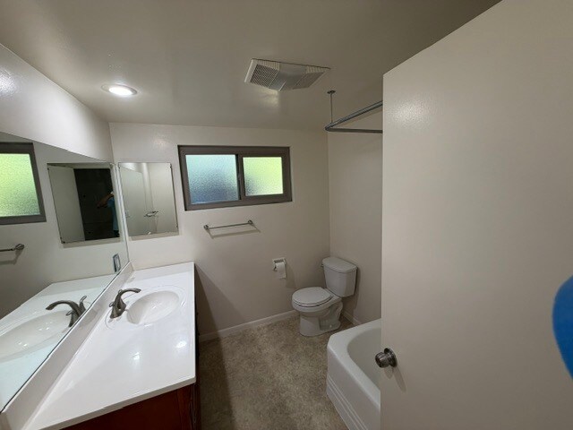 Building Photo - 1740 Huntington Dr