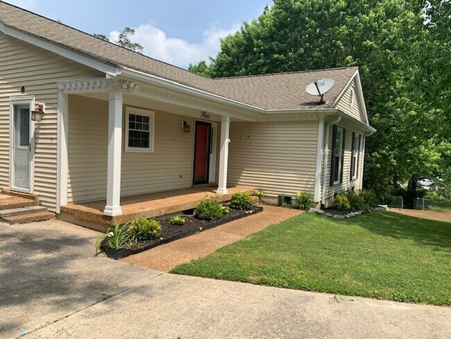 Building Photo - 3 Bedroom, 2 Bathroom w/ Covered Deck on Large Lot