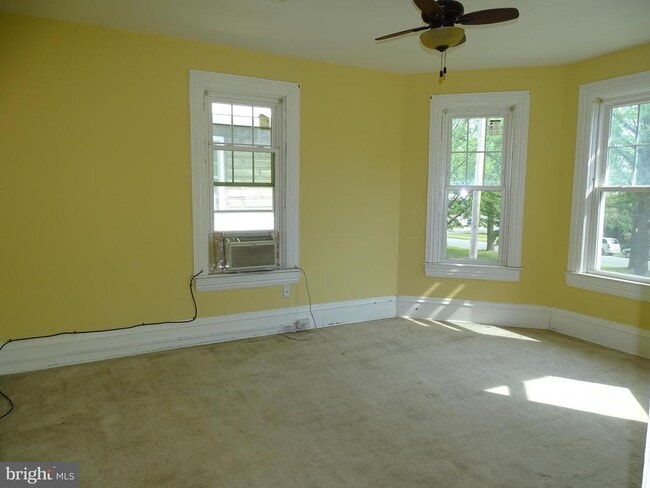 Building Photo - 108 Commerce St