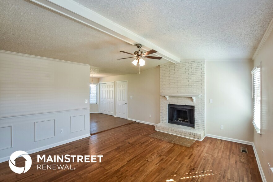 Building Photo - 169 Chanel Dr