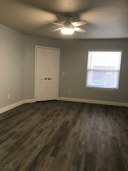 Building Photo - 5055 W Hacienda Ave