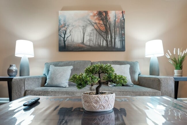 Building Photo - Hope’s Place | Cozy 2BR Condo Near Fort Campbell