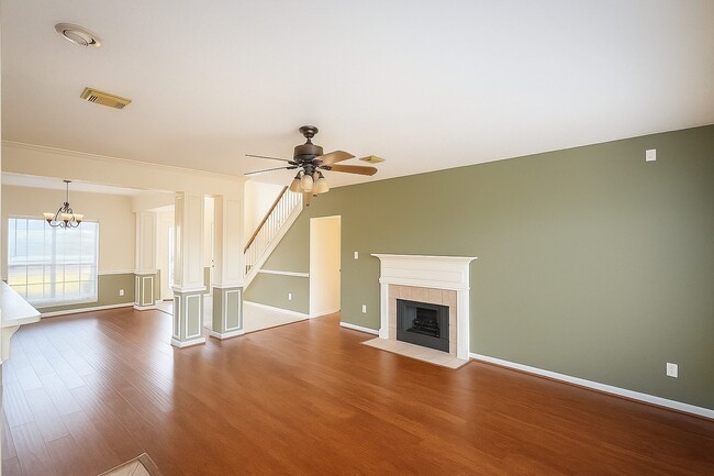 Building Photo - 6218 Paddle Wheel Dr