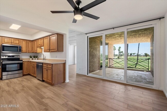 Building Photo - 7401 N Scottsdale Rd