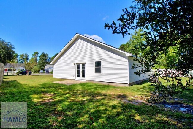 Building Photo - 667 Demere Street