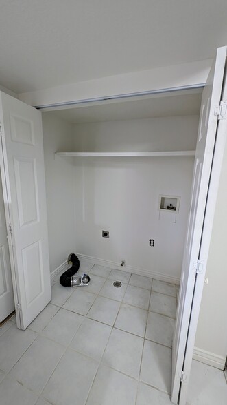 Building Photo - 4372 S 1000 W