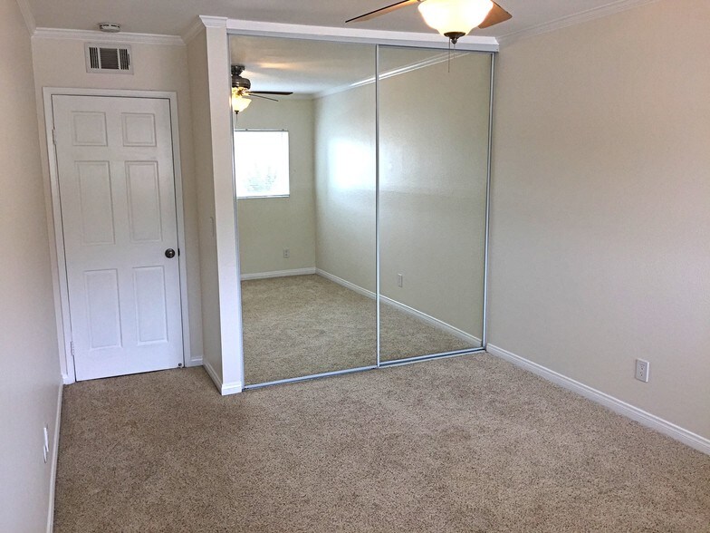 Hall Bedroom - 3881 Groton St