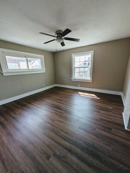 Building Photo - 706 Kolping Ave