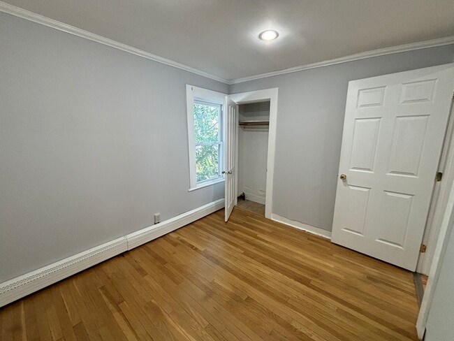 Building Photo - 8 Jetland Pl