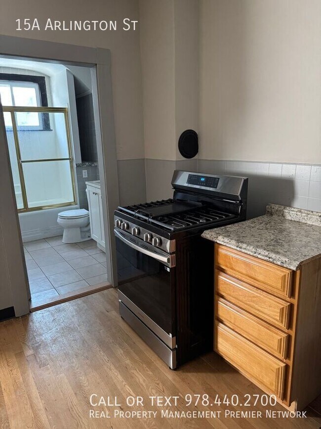 Building Photo - 15 Arlington St