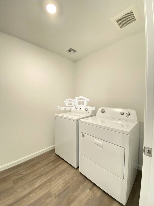 Building Photo - 4bed 2bath NEW build - Great layout w/ Gor...