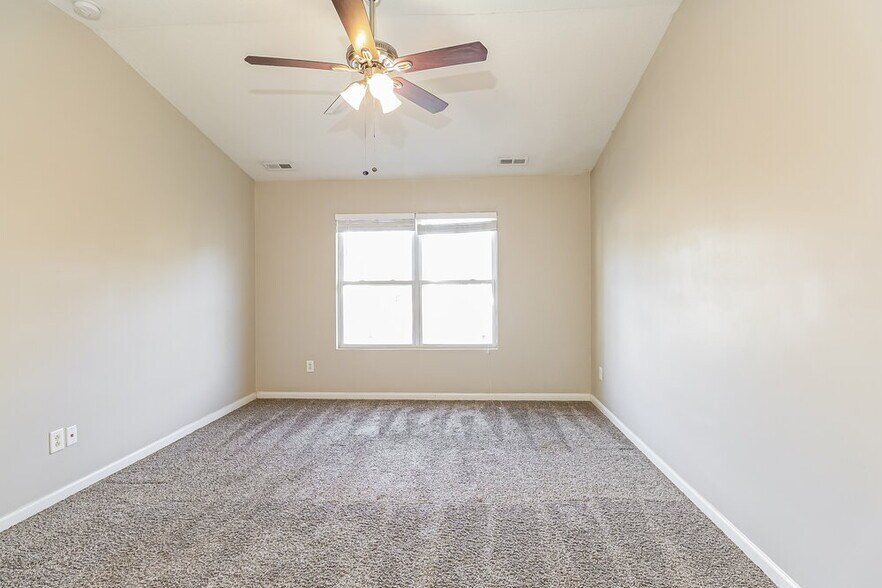 Building Photo - 810 Mattox Ct