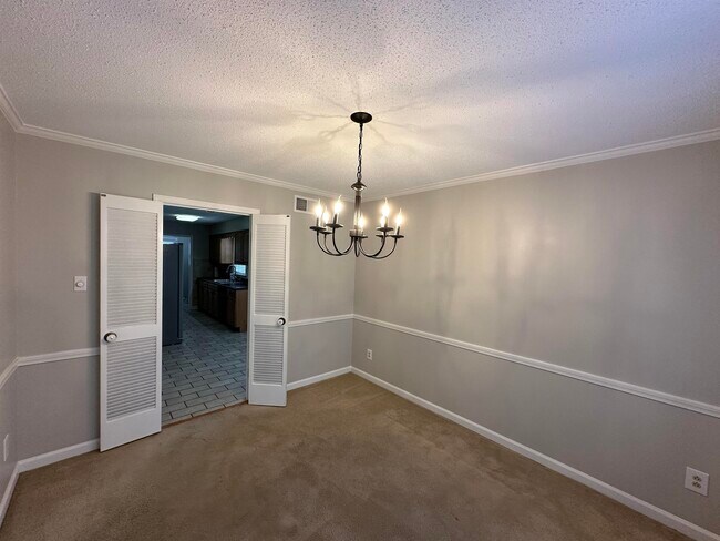 Building Photo - 8009 Farmington Blvd