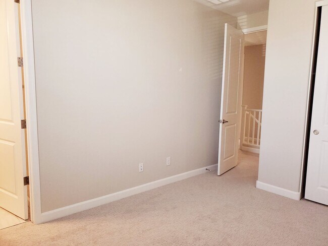 Building Photo - Newer Smart Home Near Mayo Clinic!