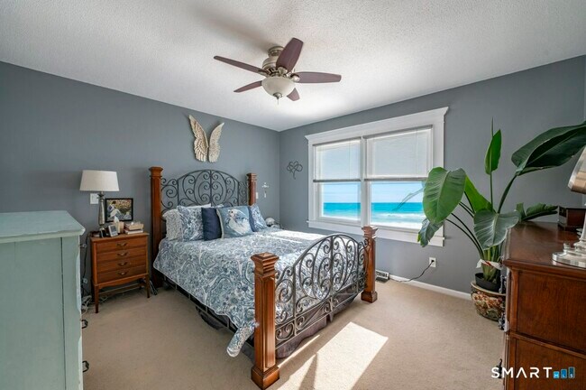 Building Photo - 72 Cosey Beach Ave