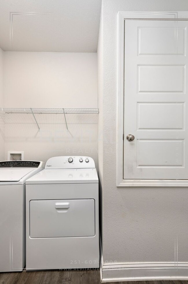 Building Photo - Modern 4BR 2 BA Home in Spanish Fort