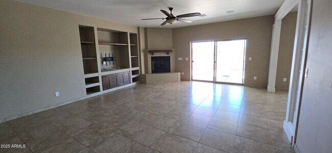 Building Photo - 839 W Hermosa Dr