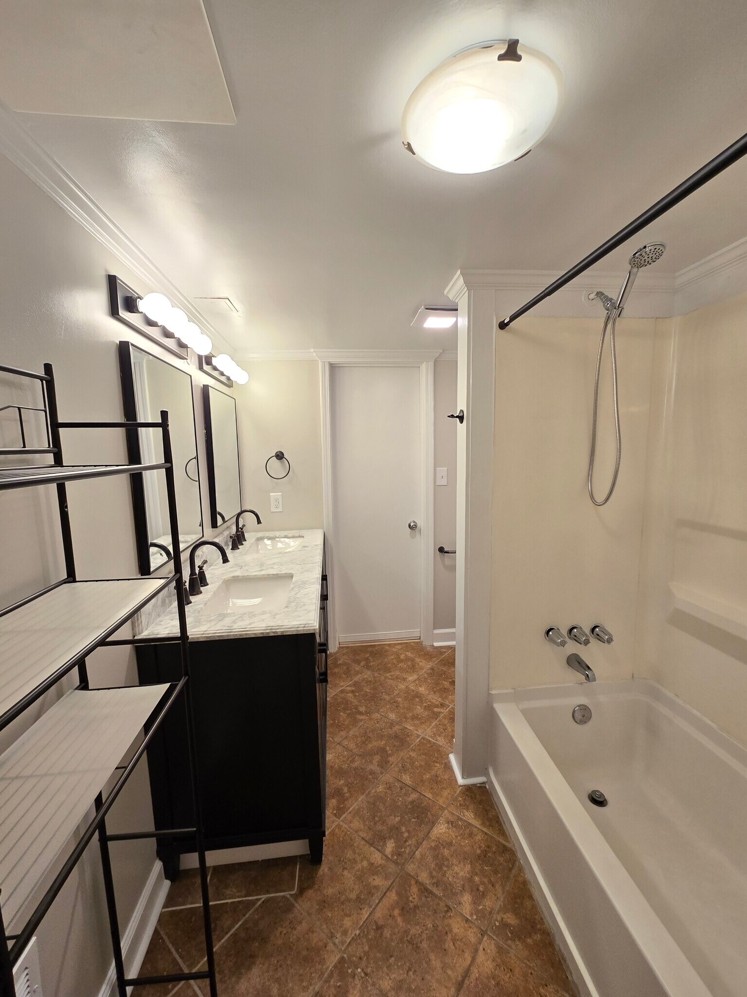 Master bathroom - 1732 Ridgeway Ave NW