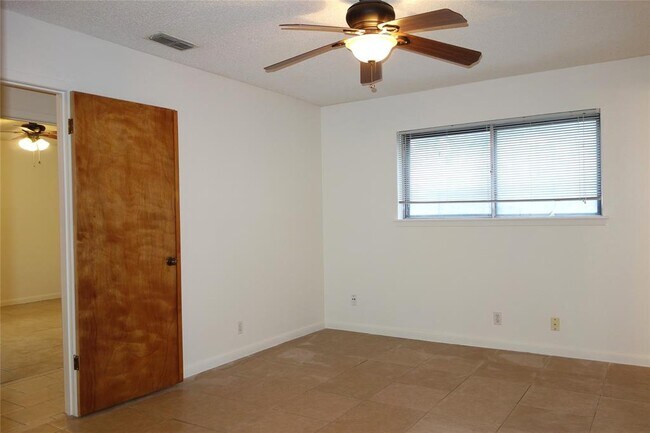 Building Photo - 1416 Cardinal Hill Dr