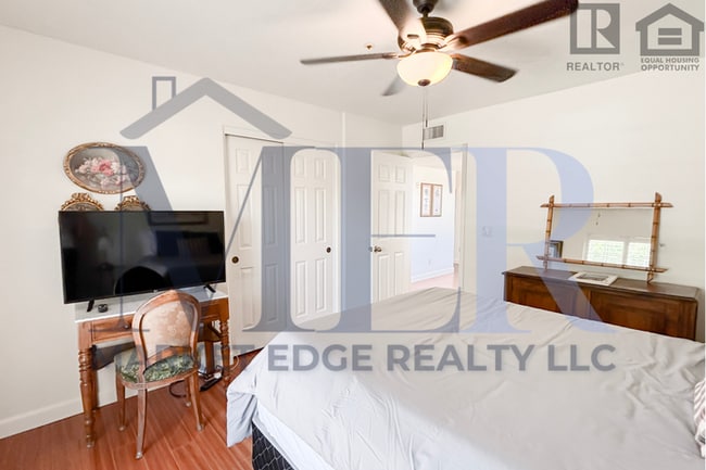 Building Photo - 3Bed/2Bath Furnished Home w/Stunning Backy...