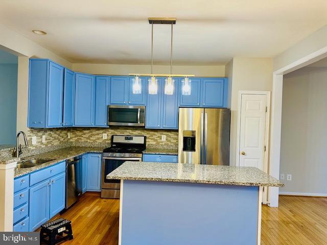 Building Photo - 15811 Bobolink Dr