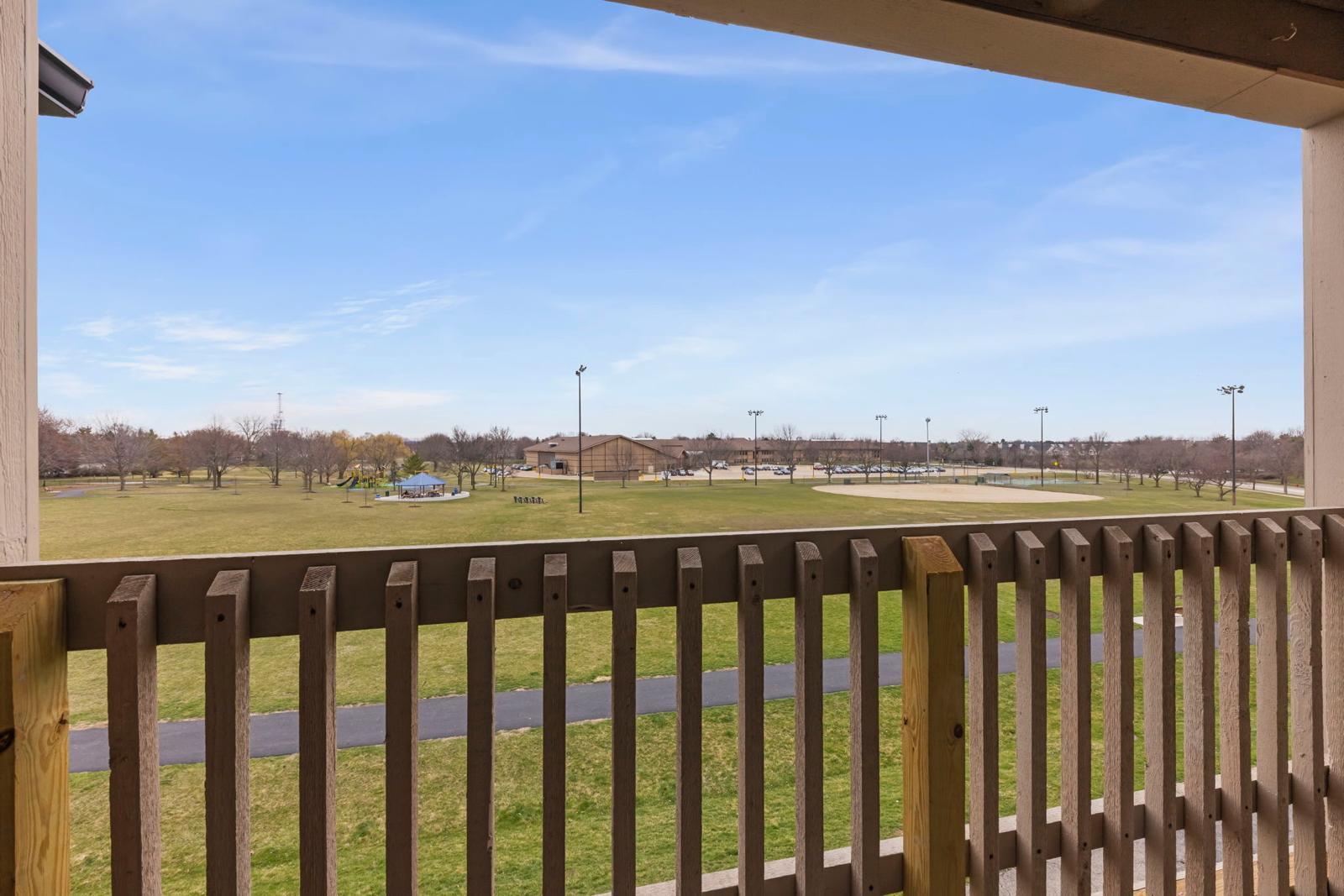 Building Photo - 208 Glengarry Dr