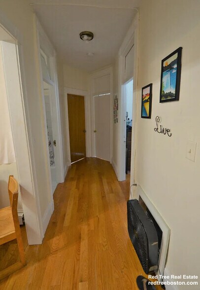 Apt 14 - 35 Brookline St