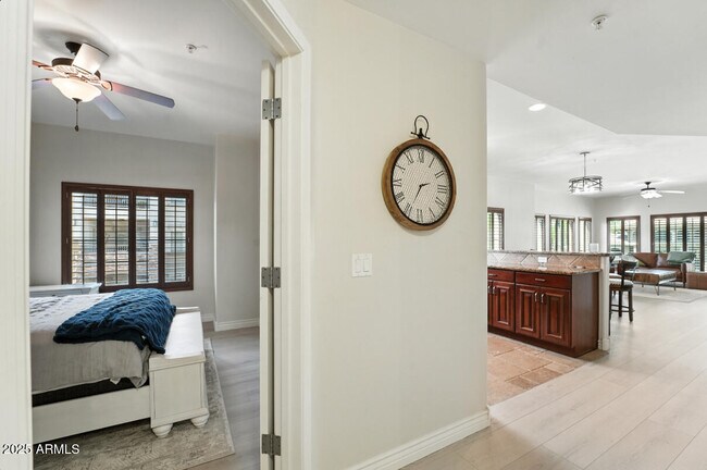Building Photo - 5350 E Deer Valley Dr