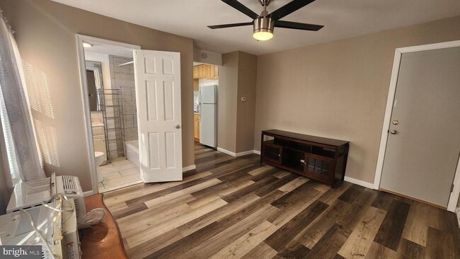 Building Photo - 108 E Pacific Ave