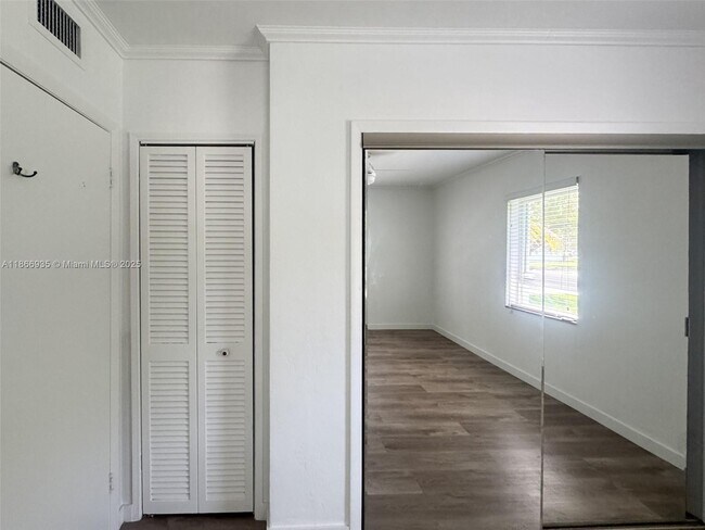 Building Photo - 7635 SW 57th Ave