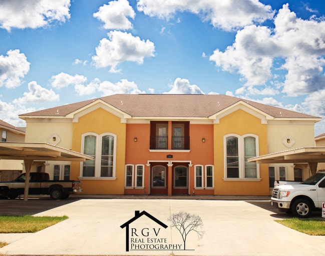 Building Photo - 1305 W Fig Ave