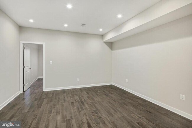 Building Photo - 237 S 45th St