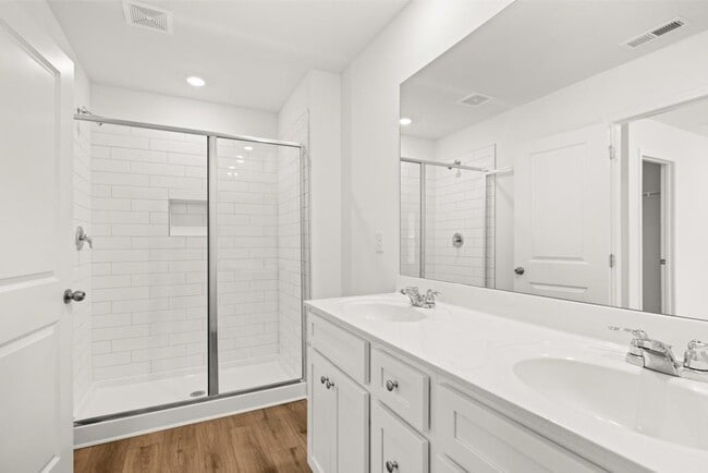 Building Photo - 132 Hazel Dr