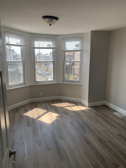 Building Photo - 3526 Stouton St